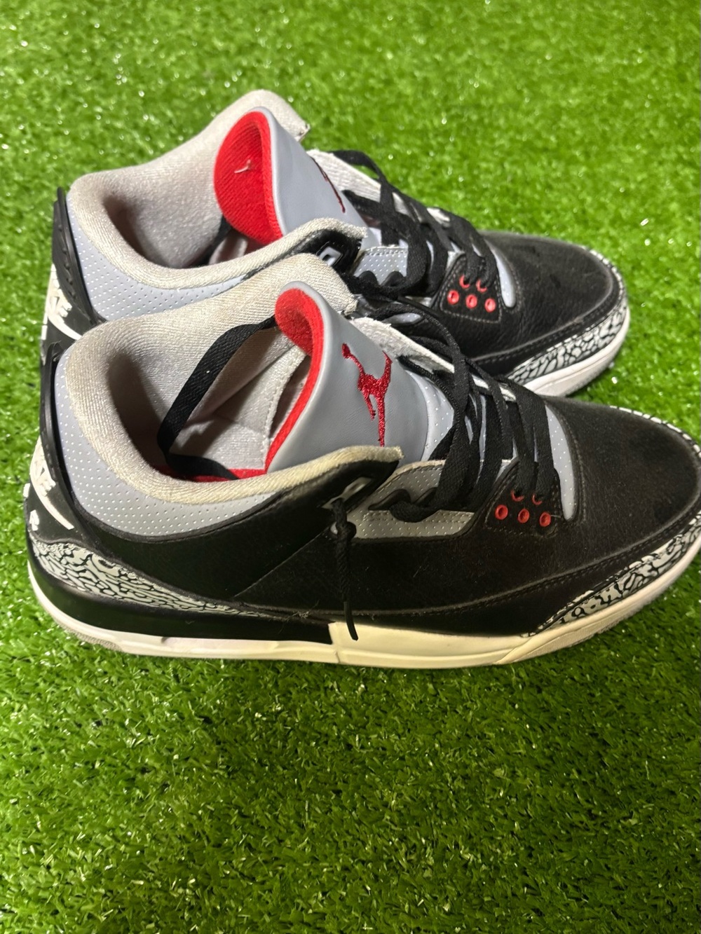 Jordan 3 Men’s Sneakers - Black/Gray/Red